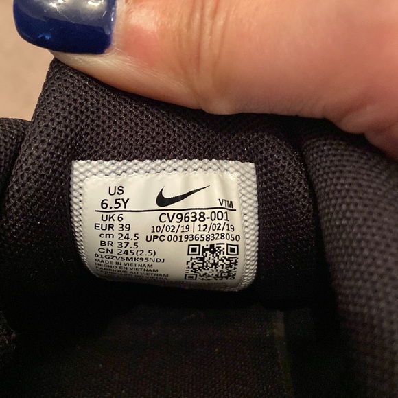 Nike React 270 - Picture 2 of 4